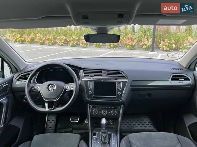 Белый Фольксваген Тигуан, объемом двигателя 2 л и пробегом 248 тыс. км за 22200 $, фото 58 на Automoto.ua