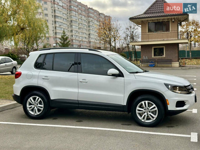 Белый Фольксваген Тигуан, объемом двигателя 2 л и пробегом 228 тыс. км за 12999 $, фото 5 на Automoto.ua