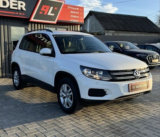 Белый Фольксваген Тигуан, объемом двигателя 2 л и пробегом 132 тыс. км за 13900 $, фото 1 на Automoto.ua