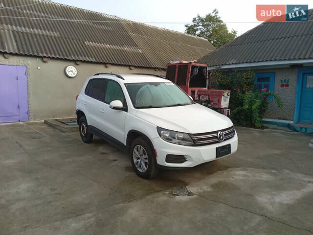 Белый Фольксваген Тигуан, объемом двигателя 2 л и пробегом 115 тыс. км за 12900 $, фото 3 на Automoto.ua