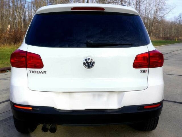 Белый Фольксваген Тигуан, объемом двигателя 2 л и пробегом 70 тыс. км за 8400 $, фото 3 на Automoto.ua