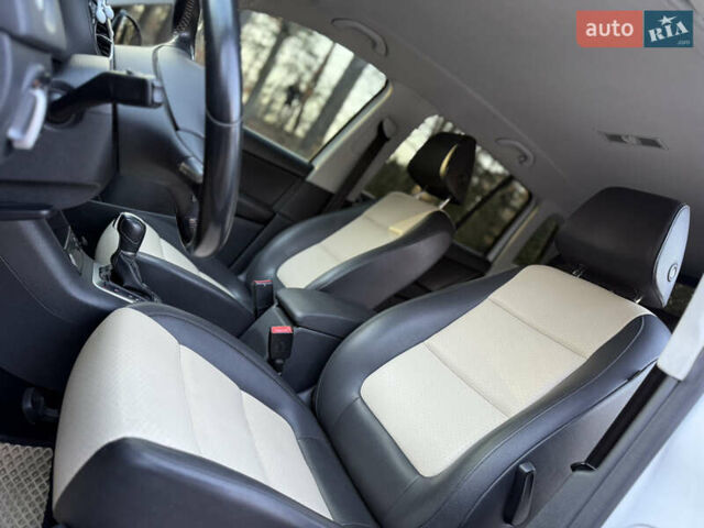 Белый Фольксваген Тигуан, объемом двигателя 1.98 л и пробегом 118 тыс. км за 12250 $, фото 36 на Automoto.ua