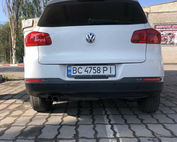 Белый Фольксваген Тигуан, объемом двигателя 1.98 л и пробегом 165 тыс. км за 10900 $, фото 11 на Automoto.ua