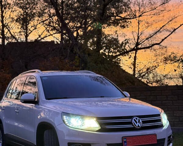 Білий Фольксваген Тігуан, об'ємом двигуна 1.97 л та пробігом 116 тис. км за 15600 $, фото 2 на Automoto.ua