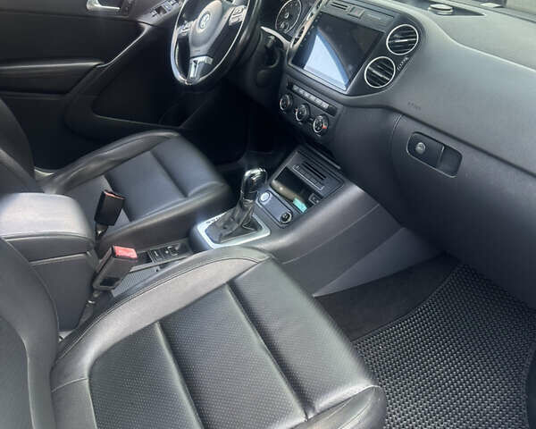 Білий Фольксваген Тігуан, об'ємом двигуна 1.98 л та пробігом 156 тис. км за 14000 $, фото 10 на Automoto.ua