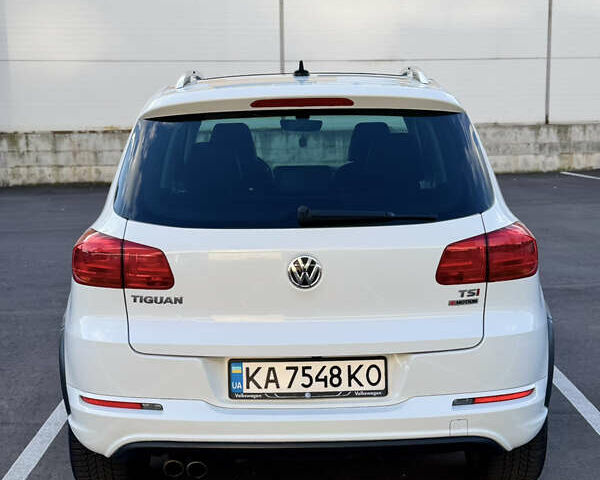 Білий Фольксваген Тігуан, об'ємом двигуна 2 л та пробігом 68 тис. км за 16500 $, фото 6 на Automoto.ua