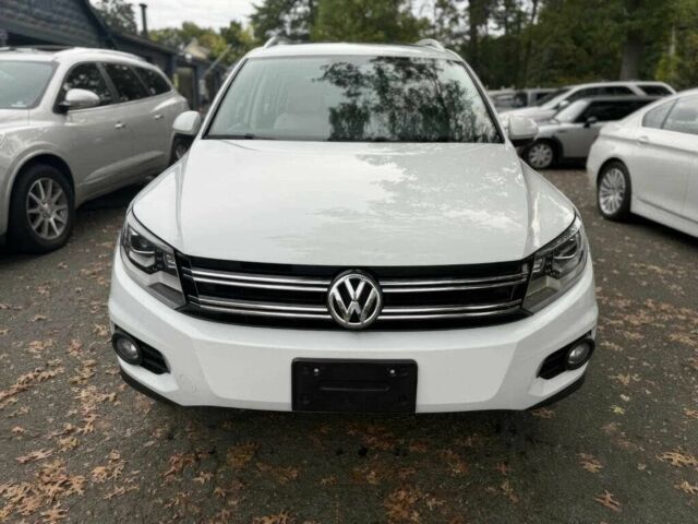 Білий Фольксваген Тігуан, об'ємом двигуна 2 л та пробігом 75 тис. км за 16800 $, фото 1 на Automoto.ua