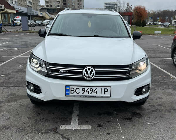 Білий Фольксваген Тігуан, об'ємом двигуна 1.98 л та пробігом 119 тис. км за 15999 $, фото 2 на Automoto.ua