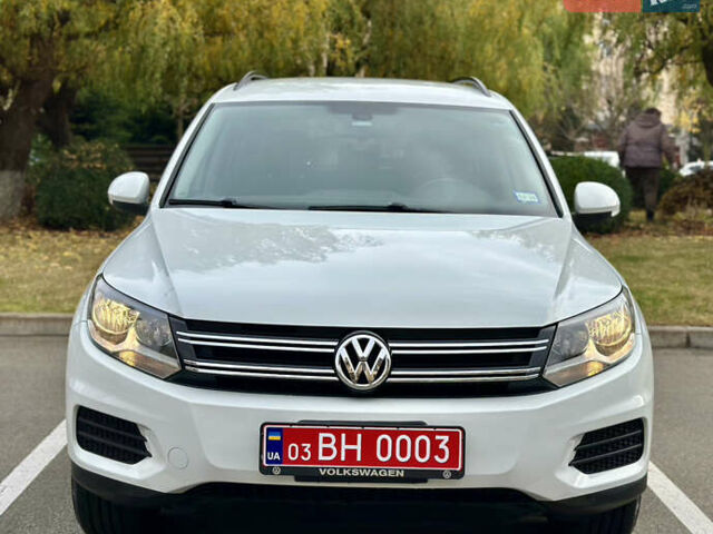 Белый Фольксваген Тигуан, объемом двигателя 2 л и пробегом 228 тыс. км за 12999 $, фото 3 на Automoto.ua