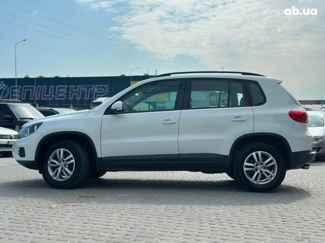 Белый Фольксваген Тигуан, объемом двигателя 2 л и пробегом 152 тыс. км за 15290 $, фото 3 на Automoto.ua