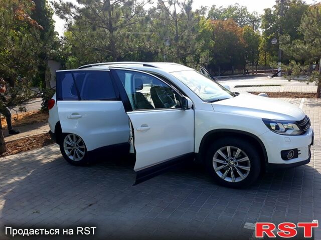 Білий Фольксваген Тігуан, об'ємом двигуна 2 л та пробігом 52 тис. км за 16400 $, фото 1 на Automoto.ua