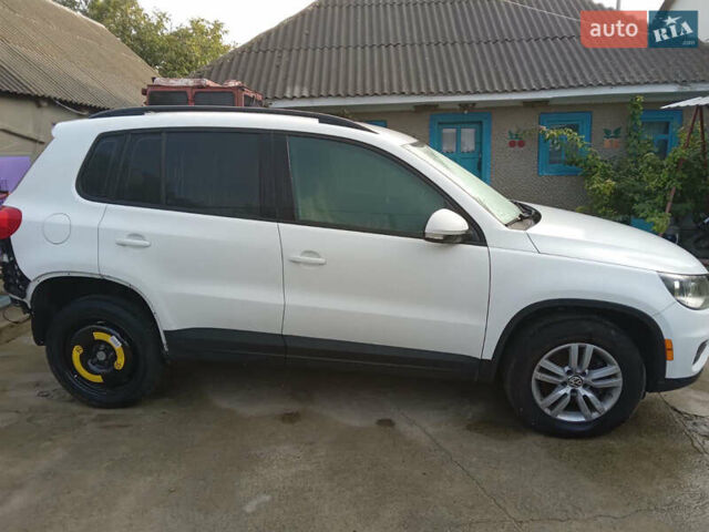 Белый Фольксваген Тигуан, объемом двигателя 2 л и пробегом 115 тыс. км за 12900 $, фото 4 на Automoto.ua