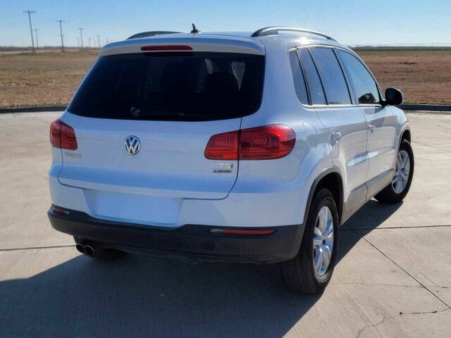 Белый Фольксваген Тигуан, объемом двигателя 2 л и пробегом 79 тыс. км за 6000 $, фото 4 на Automoto.ua