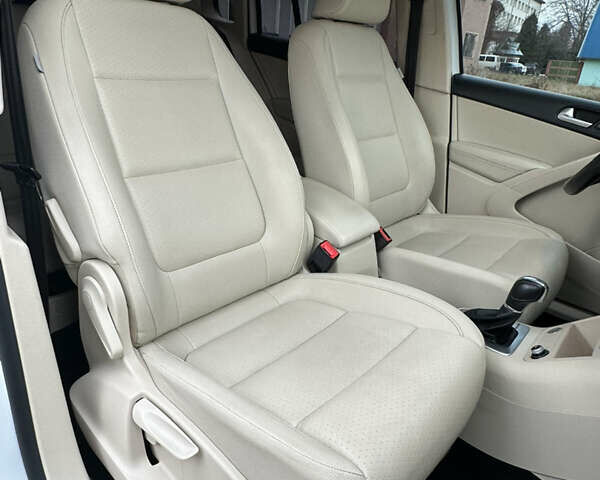 Білий Фольксваген Тігуан, об'ємом двигуна 1.98 л та пробігом 137 тис. км за 13999 $, фото 20 на Automoto.ua