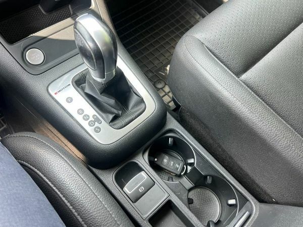 Белый Фольксваген Тигуан, объемом двигателя 2 л и пробегом 200 тыс. км за 14000 $, фото 11 на Automoto.ua