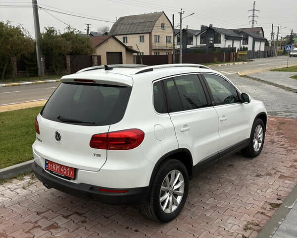 Белый Фольксваген Тигуан, объемом двигателя 2 л и пробегом 126 тыс. км за 14499 $, фото 5 на Automoto.ua