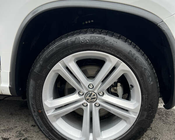 Білий Фольксваген Тігуан, об'ємом двигуна 1.98 л та пробігом 119 тис. км за 15999 $, фото 5 на Automoto.ua