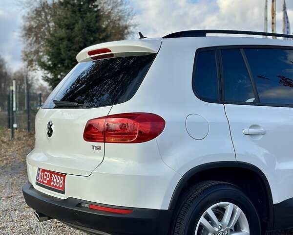 Белый Фольксваген Тигуан, объемом двигателя 2 л и пробегом 144 тыс. км за 14550 $, фото 21 на Automoto.ua