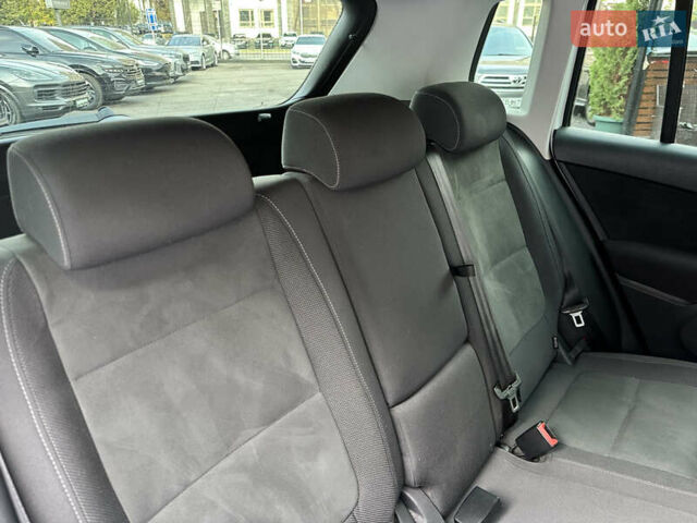 Білий Фольксваген Тігуан, об'ємом двигуна 1.4 л та пробігом 110 тис. км за 14000 $, фото 35 на Automoto.ua