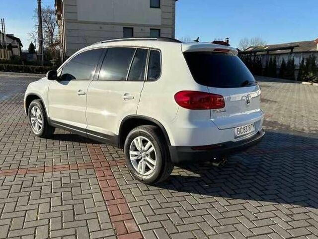 Белый Фольксваген Тигуан, объемом двигателя 2 л и пробегом 162 тыс. км за 8000 $, фото 1 на Automoto.ua