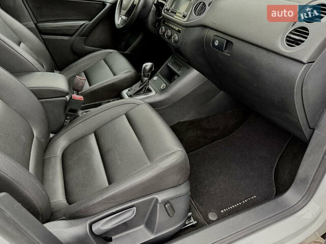 Білий Фольксваген Тігуан, об'ємом двигуна 0 л та пробігом 205 тис. км за 13400 $, фото 5 на Automoto.ua