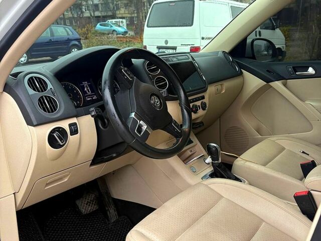 Белый Фольксваген Тигуан, объемом двигателя 2 л и пробегом 130 тыс. км за 12700 $, фото 6 на Automoto.ua