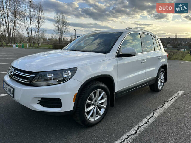 Білий Фольксваген Тігуан, об'ємом двигуна 1.98 л та пробігом 140 тис. км за 14000 $, фото 2 на Automoto.ua