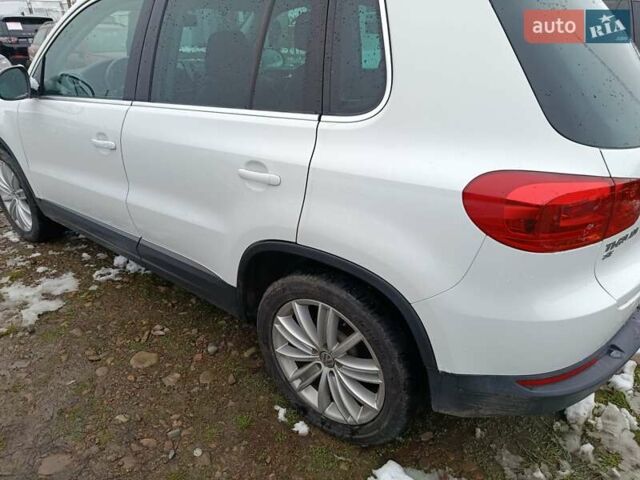 Білий Фольксваген Тігуан, об'ємом двигуна 2 л та пробігом 170 тис. км за 14100 $, фото 5 на Automoto.ua