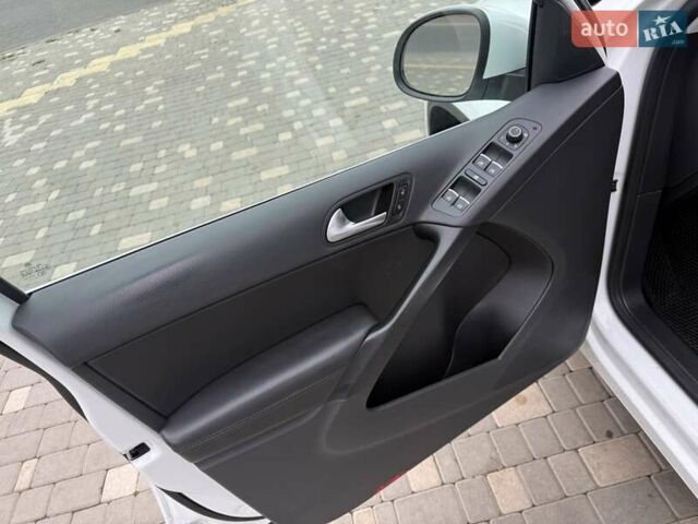 Білий Фольксваген Тігуан, об'ємом двигуна 1.98 л та пробігом 150 тис. км за 13900 $, фото 30 на Automoto.ua