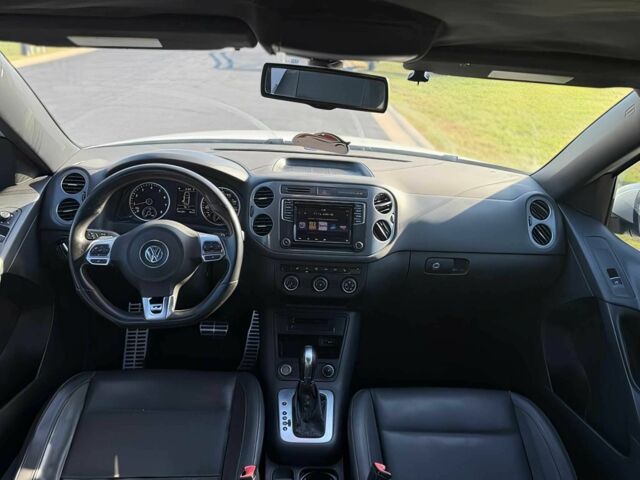 Белый Фольксваген Тигуан, объемом двигателя 2 л и пробегом 72 тыс. км за 5000 $, фото 4 на Automoto.ua