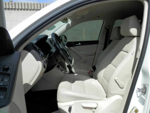 Белый Фольксваген Тигуан, объемом двигателя 2 л и пробегом 61 тыс. км за 8000 $, фото 6 на Automoto.ua