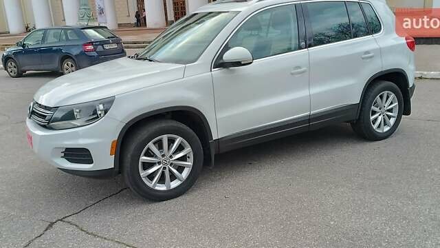 Белый Фольксваген Тигуан, объемом двигателя 2 л и пробегом 228 тыс. км за 13850 $, фото 5 на Automoto.ua