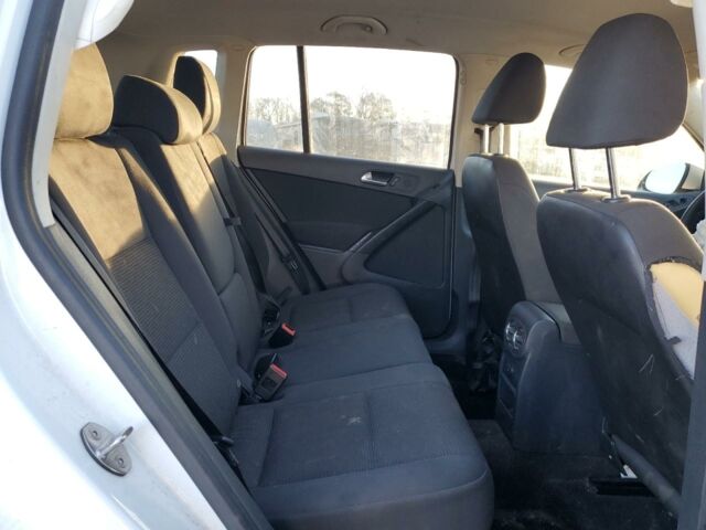 Білий Фольксваген Тігуан, об'ємом двигуна 2 л та пробігом 186 тис. км за 6700 $, фото 9 на Automoto.ua