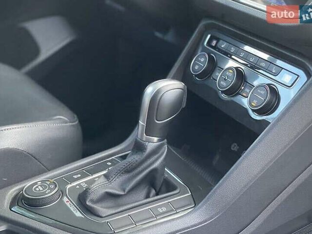 Белый Фольксваген Тигуан, объемом двигателя 1.98 л и пробегом 94 тыс. км за 19800 $, фото 19 на Automoto.ua