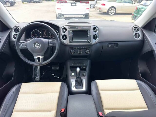 Білий Фольксваген Тігуан, об'ємом двигуна 2 л та пробігом 55 тис. км за 3200 $, фото 10 на Automoto.ua