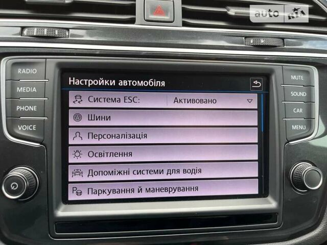 Білий Фольксваген Тігуан, об'ємом двигуна 2 л та пробігом 211 тис. км за 25800 $, фото 118 на Automoto.ua