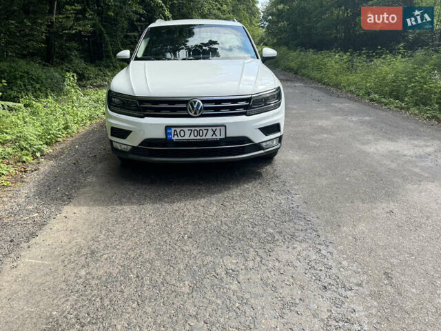 Белый Фольксваген Тигуан, объемом двигателя 1.97 л и пробегом 282 тыс. км за 22500 $, фото 1 на Automoto.ua
