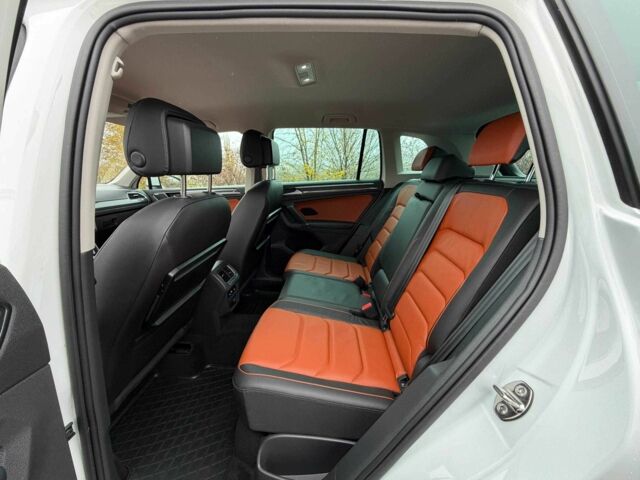 Белый Фольксваген Тигуан, объемом двигателя 2 л и пробегом 71 тыс. км за 25000 $, фото 14 на Automoto.ua