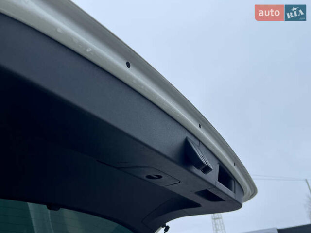 Белый Фольксваген Тигуан, объемом двигателя 2 л и пробегом 210 тыс. км за 23999 $, фото 52 на Automoto.ua