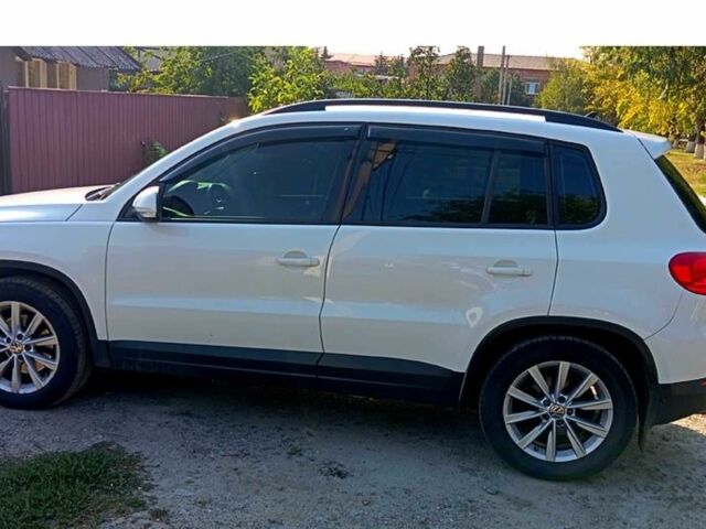 Білий Фольксваген Тігуан, об'ємом двигуна 2 л та пробігом 98 тис. км за 7000 $, фото 2 на Automoto.ua