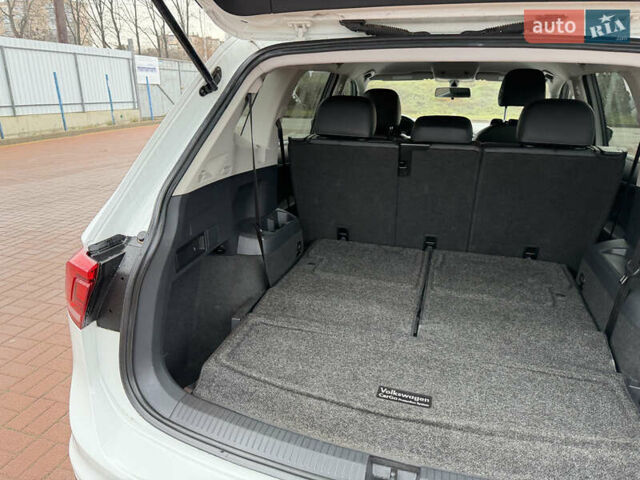 Білий Фольксваген Тігуан, об'ємом двигуна 1.98 л та пробігом 163 тис. км за 17500 $, фото 90 на Automoto.ua