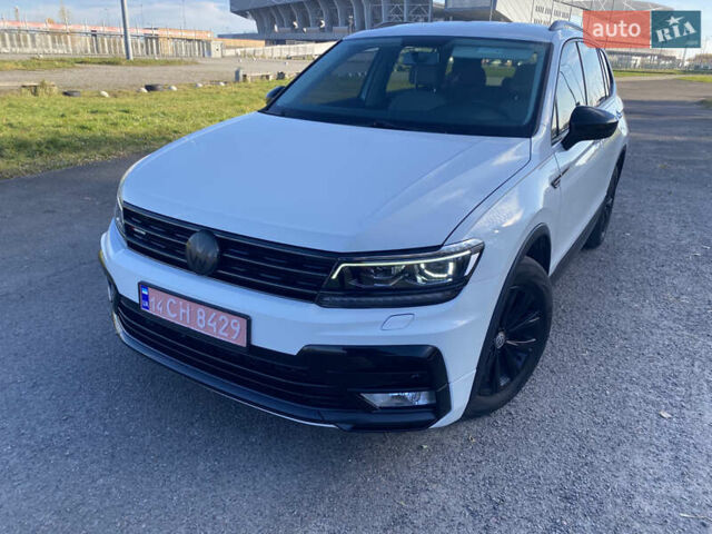 Белый Фольксваген Тигуан, объемом двигателя 2 л и пробегом 166 тыс. км за 14700 $, фото 45 на Automoto.ua