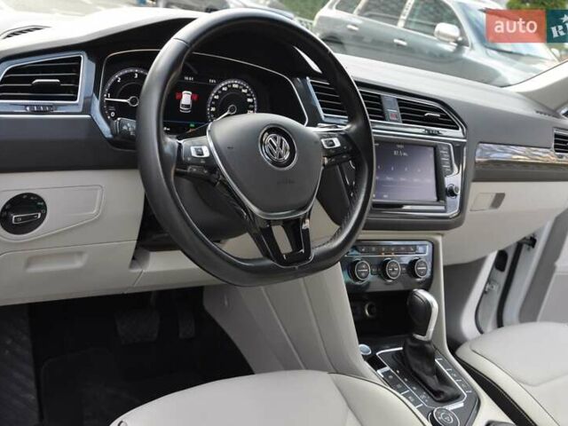 Белый Фольксваген Тигуан, объемом двигателя 1.98 л и пробегом 54 тыс. км за 27700 $, фото 29 на Automoto.ua