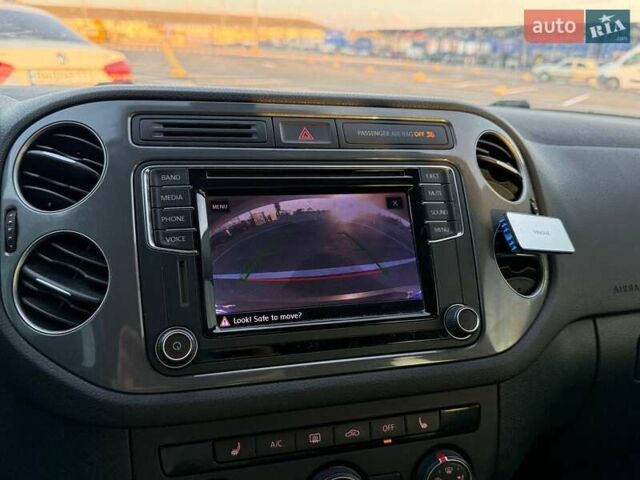 Білий Фольксваген Тігуан, об'ємом двигуна 1.98 л та пробігом 145 тис. км за 13500 $, фото 16 на Automoto.ua