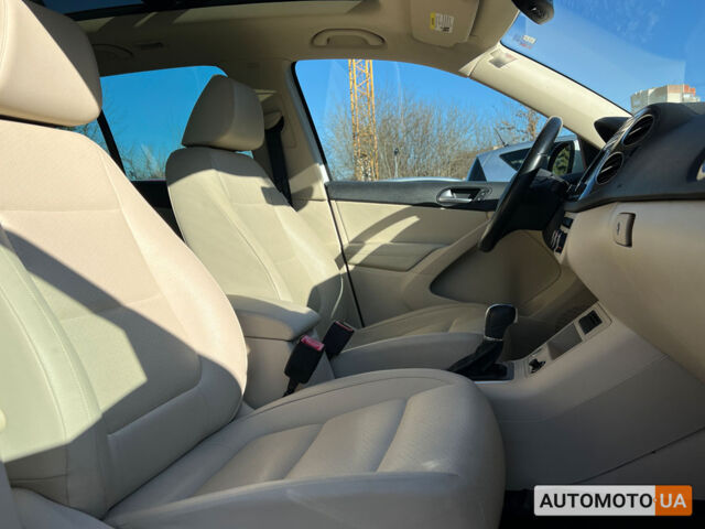 Білий Фольксваген Тігуан, об'ємом двигуна 2 л та пробігом 150 тис. км за 15999 $, фото 8 на Automoto.ua