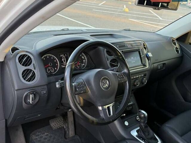 Білий Фольксваген Тігуан, об'ємом двигуна 1.98 л та пробігом 145 тис. км за 13500 $, фото 13 на Automoto.ua