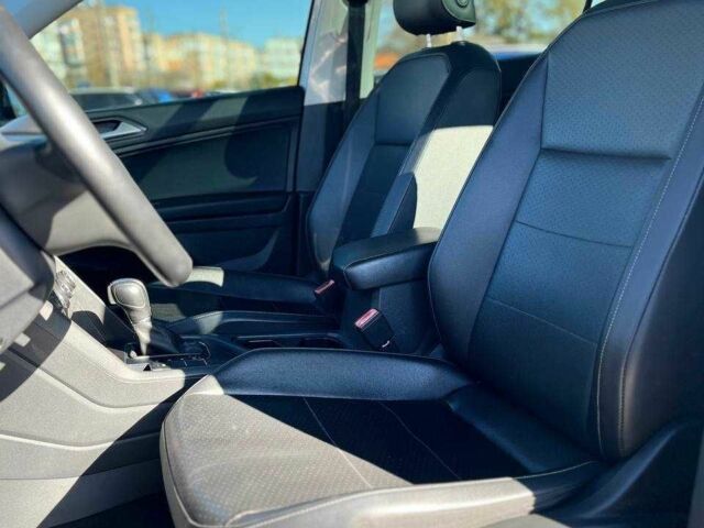 Білий Фольксваген Тігуан, об'ємом двигуна 2 л та пробігом 201 тис. км за 18600 $, фото 6 на Automoto.ua