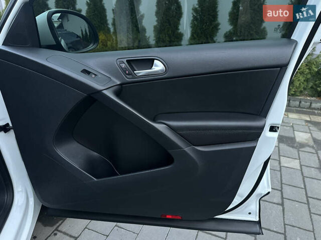 Белый Фольксваген Тигуан, объемом двигателя 2 л и пробегом 176 тыс. км за 12650 $, фото 40 на Automoto.ua