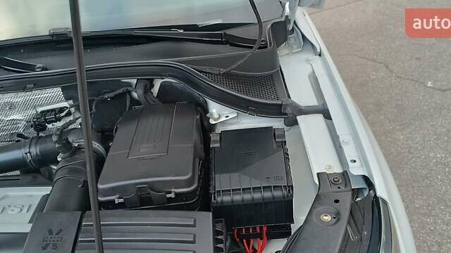 Белый Фольксваген Тигуан, объемом двигателя 2 л и пробегом 228 тыс. км за 13850 $, фото 50 на Automoto.ua