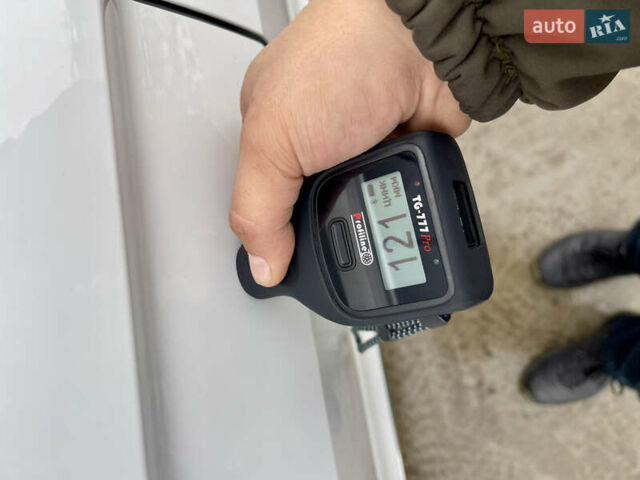 Белый Фольксваген Тигуан, объемом двигателя 2 л и пробегом 210 тыс. км за 23999 $, фото 100 на Automoto.ua